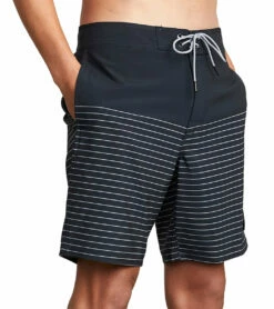 RVCA Men's Curren 18" Trunk Boardshort -TYR Sales 5668482187432 black 4a